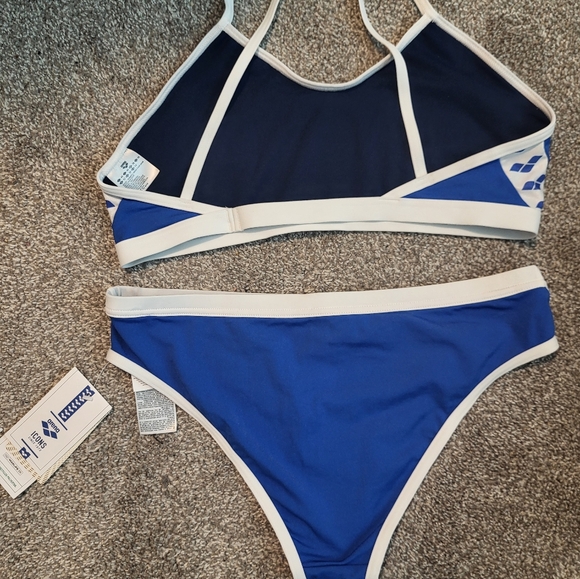 Women's Arena Icons Bikini Cross Back Size 38 - Picture 1 of 3